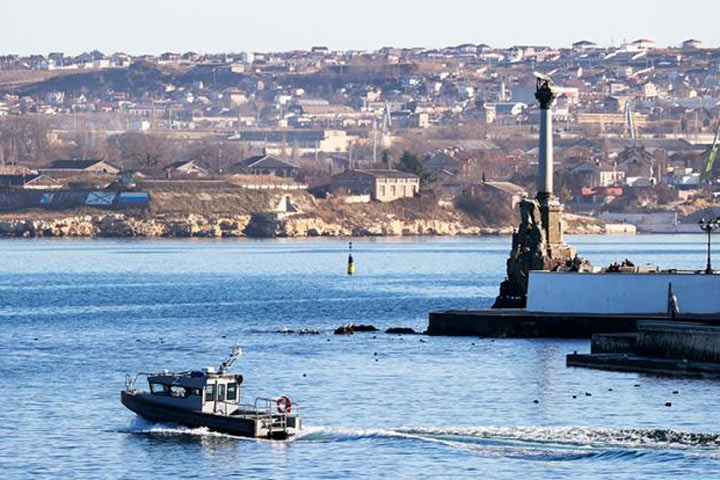 Версия: укро-диверсанты атаковали наши корабли прямо из акватории Севастопольской бухты