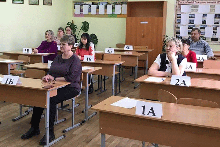 В Алтайском районе родители выпускников написали ЕГЭ