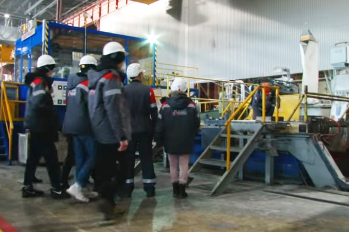 Студенты-металлурги побывали с экскурсией на Саяногорском алюминиевом заводе