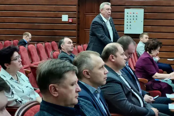 Депутат Ряшенцев: Такими темпами администрация Саяногорска начнет брать кредиты 
