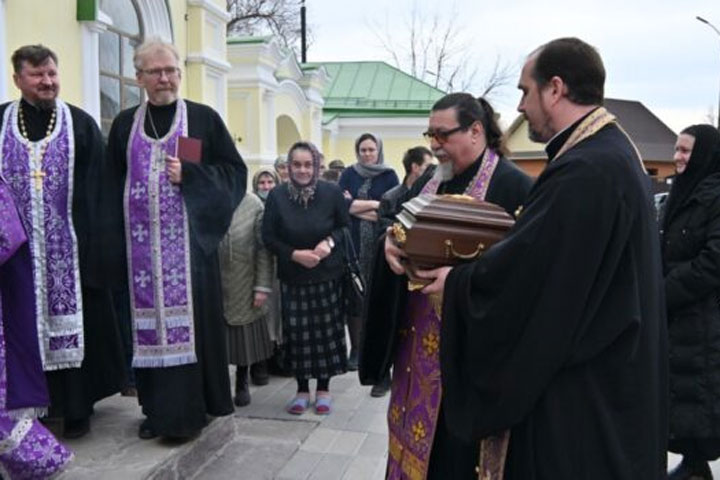 В Минусинск доставили частицу Ризы Пресвятой Богородицы