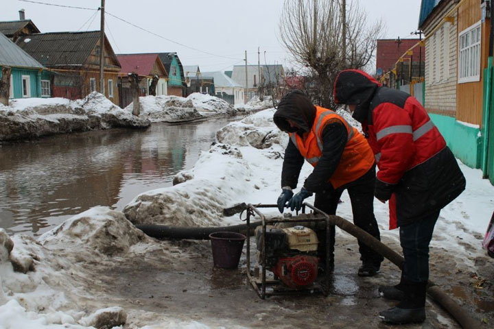 Жителей Хакасии призвали защитить имущество от талых вод 