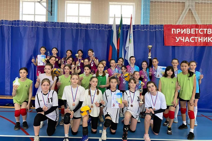 В Хакасии состоялся фестиваль по волейболу среди школьников