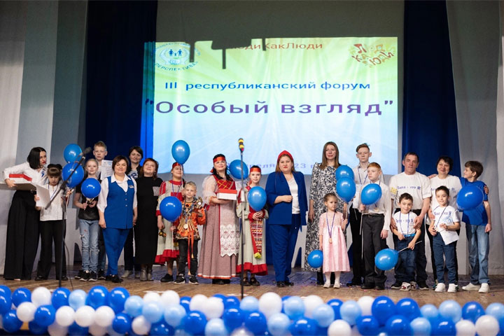 «Краски жизни» особенных детей показали на форуме «Особый взгляд» Хакасии 
