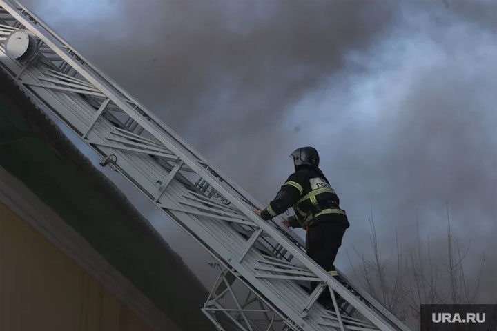 112: в Москве загорелось здание Минобороны