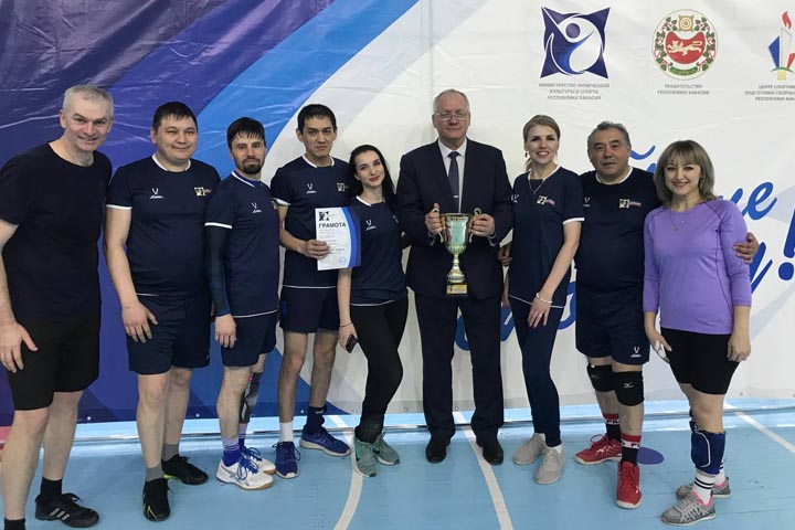 Министерство образования Хакасии завоевало золото спартакиады по волейболу 