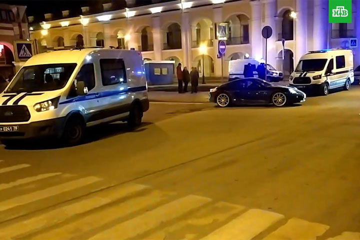 В центре Санкт-Петербурга идут обыски