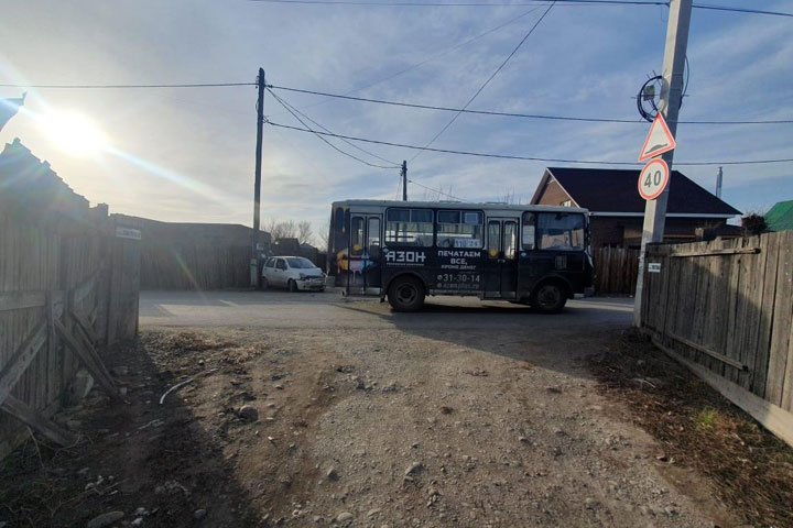 В Абакане школьник на Daewoo Matiz врезался в автобус