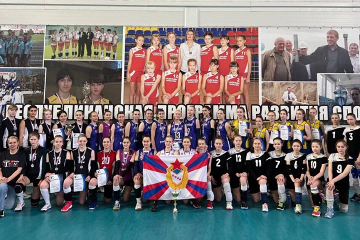 В Хакасии завершился чемпионат по волейболу среди женских команд