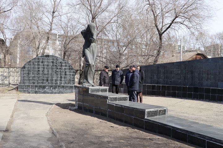 Памятник жертвам политических репрессий в Абакане реконструируют