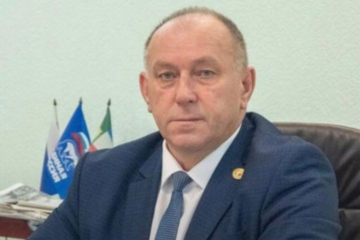Глава Орджоникидзевского района Хакасии принимает поздравления