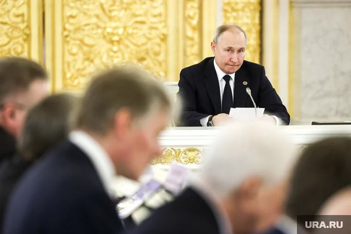 Путин подписал закон об электронных повестках. Инфографика