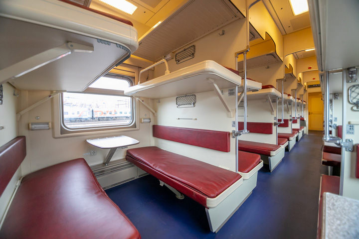 Плацкартные вагоны нового поколения включены в состав поездов из Абакана