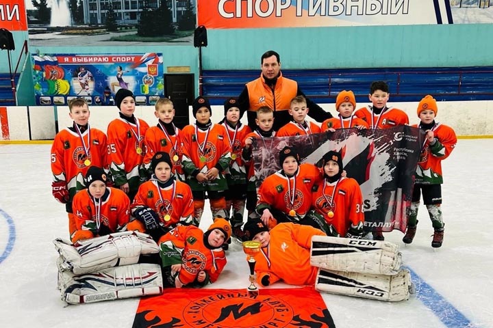Абазинский «Металлург» взял Кубок Сибири по хоккею 