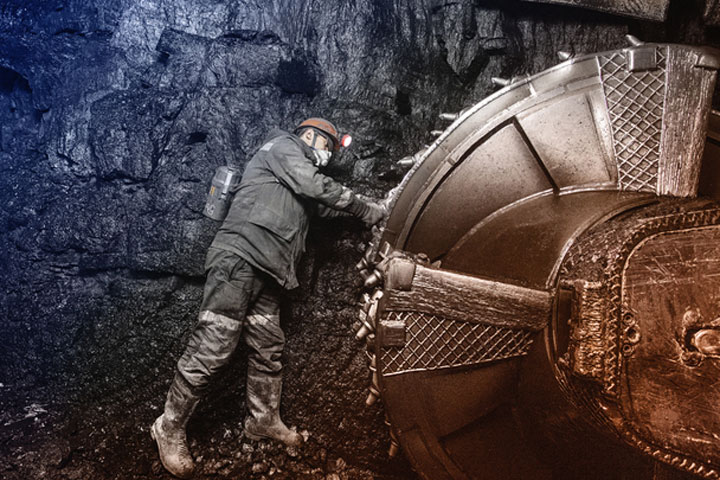 Пожар на шахте «Распадская» в Кузбассе: что известно о ЧП 