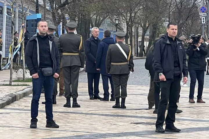 Генсек НАТО приехал в Киев