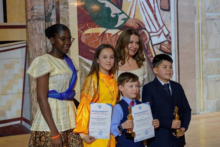 София Кулиева из Хакасии победила на V международном конкурсе «Расскажи миру о своей Родине»