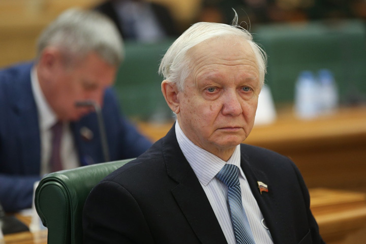Как хакасские сенаторы поддержали ввод войск в ДНР и ЛНР