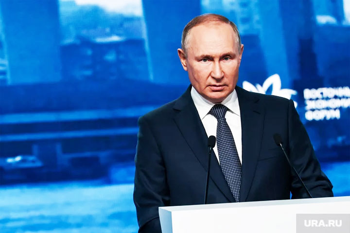 Путин укрепляет вертикаль власти в России