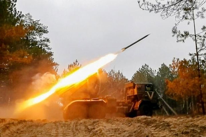 «Стратегия Герасимова»: 10 тыс. снарядов и ракет утюжат позиции ВСУ ежедневно