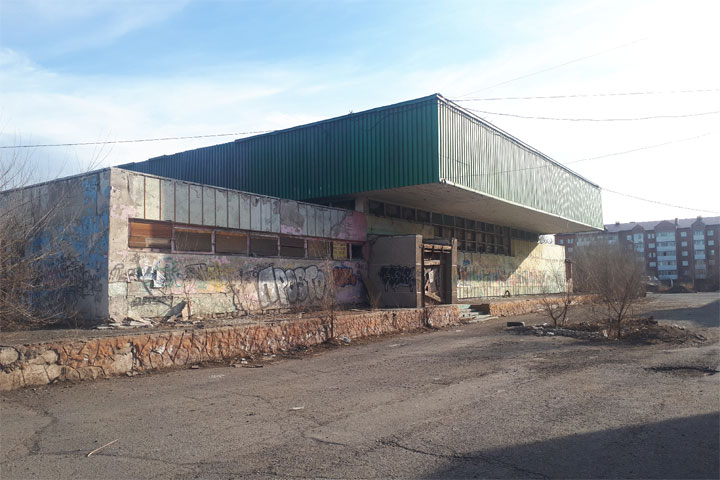 Пинг-понг имуществом в Хакасии: какая судьба у здания по Линейной в Черногорске