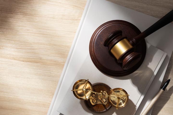 В Хакасии бывшего судебного пристава осудили за служебный подлог