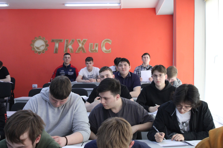 Студенты техникума в Хакасии написали исторический диктант