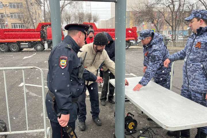 В Хакасии полицейские обеспечили охрану общественного порядка первомайских торжеств