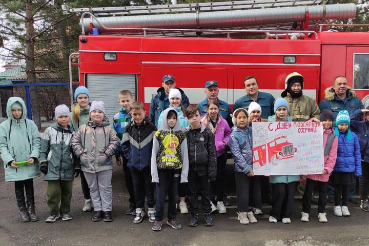 Школьники Алтайского района стали участниками викторины «Пожарный эрудит»