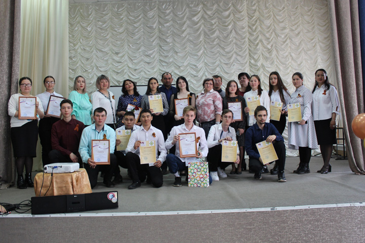В Хакасии прошел конкурс чтецов «Слово во славу учителя»