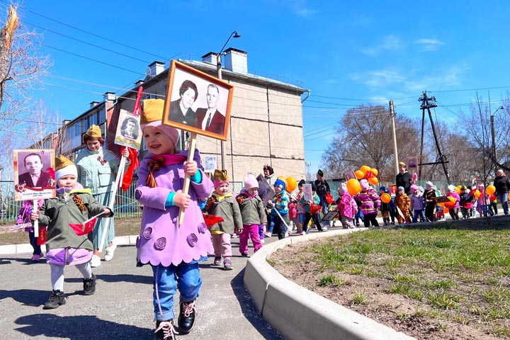 В Хакасии в детском саду прошло шествие «Бессмертного полка»