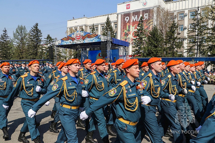 Сотрудники МЧС России по Хакасии приняли участие в Параде Победы