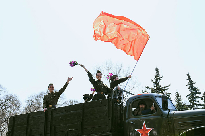 Хакасия празднует День Победы - фото