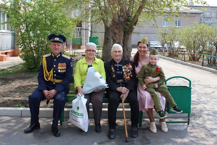 Фонд «Кристалл» поздравил ветеранов Великой Отечественной войны