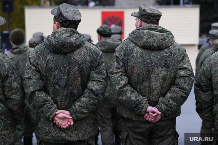 Путин приказал отправлять россиян на военные сборы