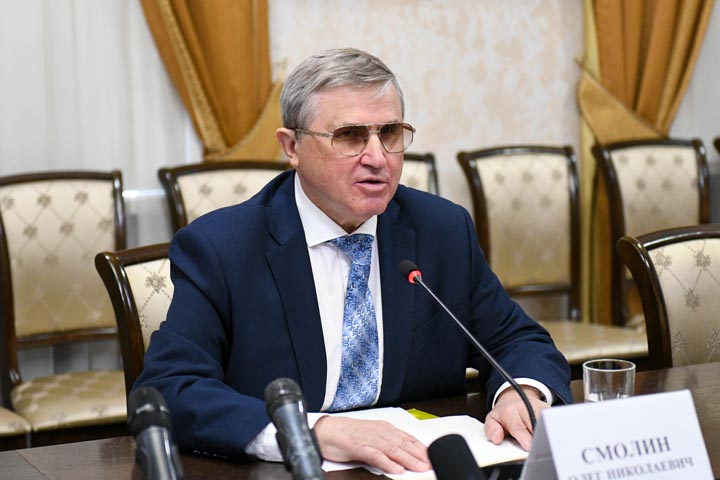 Депутат Госдумы: Главе Хакасии за красивые глаза из федерального бюджета ничего не дадут