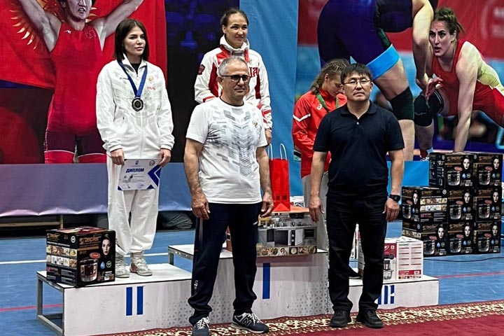 Наталья Малышева – победительница международного турнира по вольной борьбе