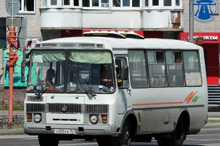 Замену талонов на льготный проезд в автобусах Хакасии продлили