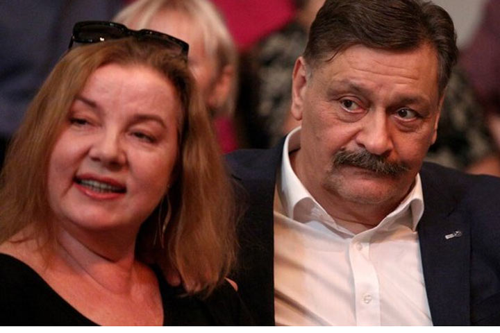 Страшно и стыдно. Сбежавший актёр Назаров вместе с женой запрещал себе улыбаться в России!