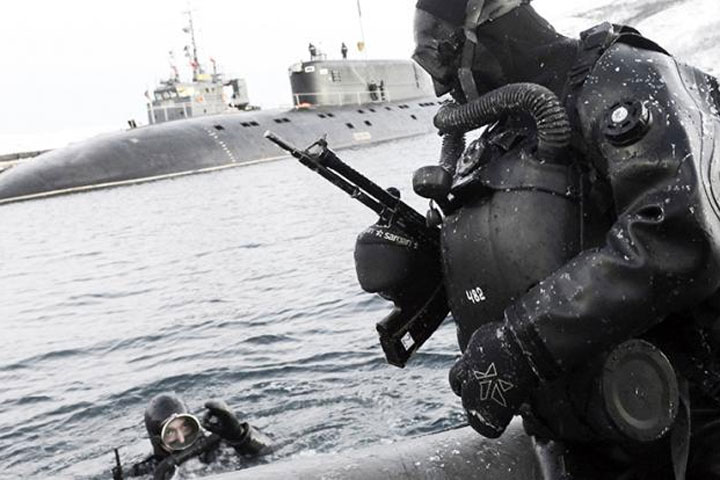 Британия в тревоге: Флотилия русских мини-подлодок может кабели и трубы похоронить на дне морском