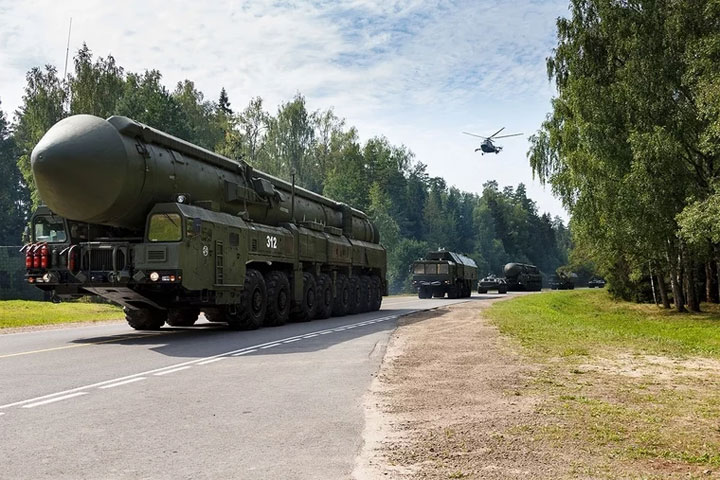 Главы МО РФ и Белоруссии подписали документы о размещении ядерного оружия