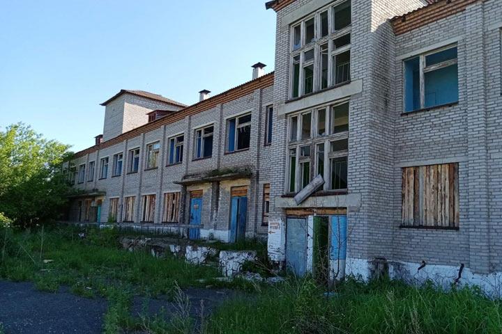 Выставили на аукцион: решается судьба заброшенной больницы в Хакасии