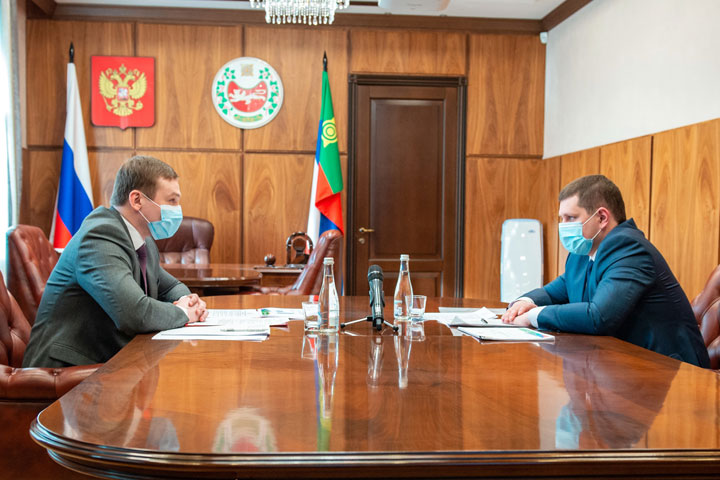 Владимир Лебедев держал слово перед главой Хакасии