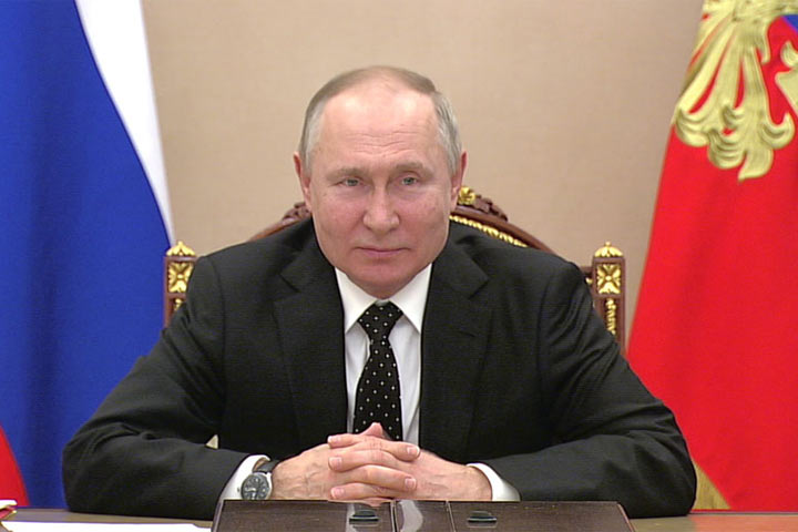 Путин решает, что делать с санкциями «империи лжи»