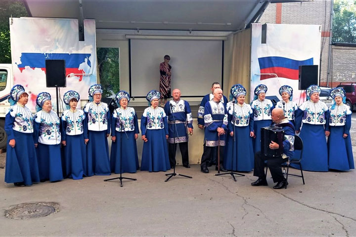 Жителей Хакасии пригласили на дворовой концерт ко Дню России