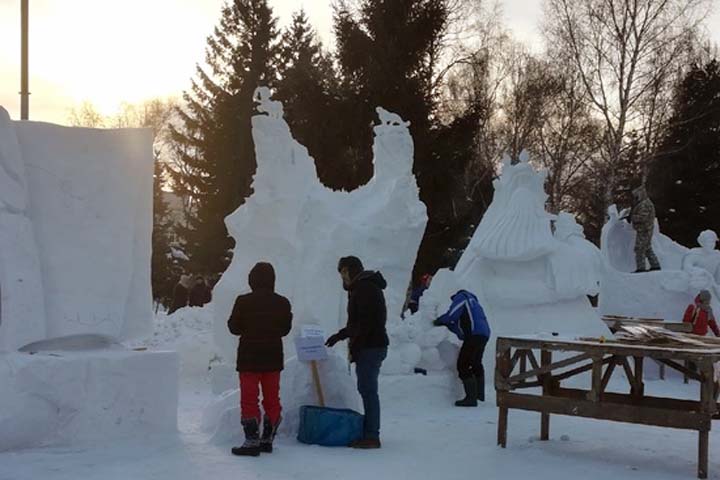 Команды Хакасии и Новосибирска забрали главные призы на фестивале снежных скульптур