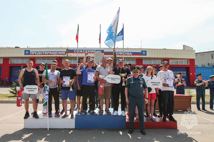 В Хакасии завершились 37-е соревнования по пожарно-спасательному спорту