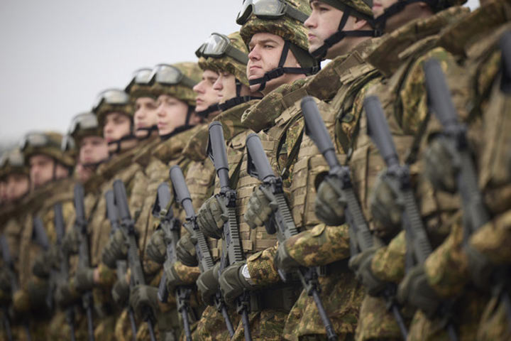 Почему ВСУ наступают вполсилы? Киев приберёг козырь в рукове