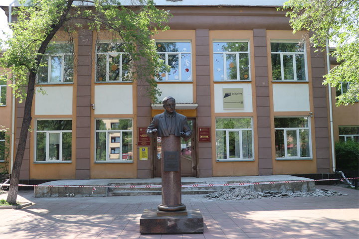 Малый зал школы имени Кенеля в столице Хакасии предстанет в новом виде