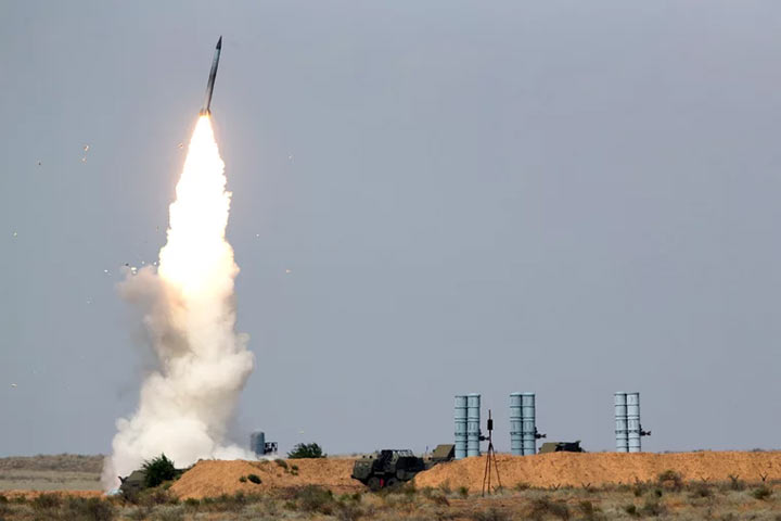 В Крыму сбили две баллистические ракеты, запущенные ОТРК «Гром-2»